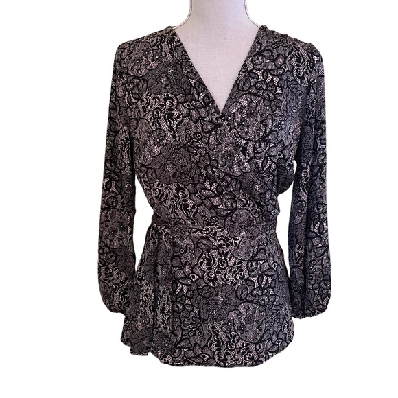 Gigi Parker Blush and Black Lace Print Wrap Blouse M - Picture 1 of 11